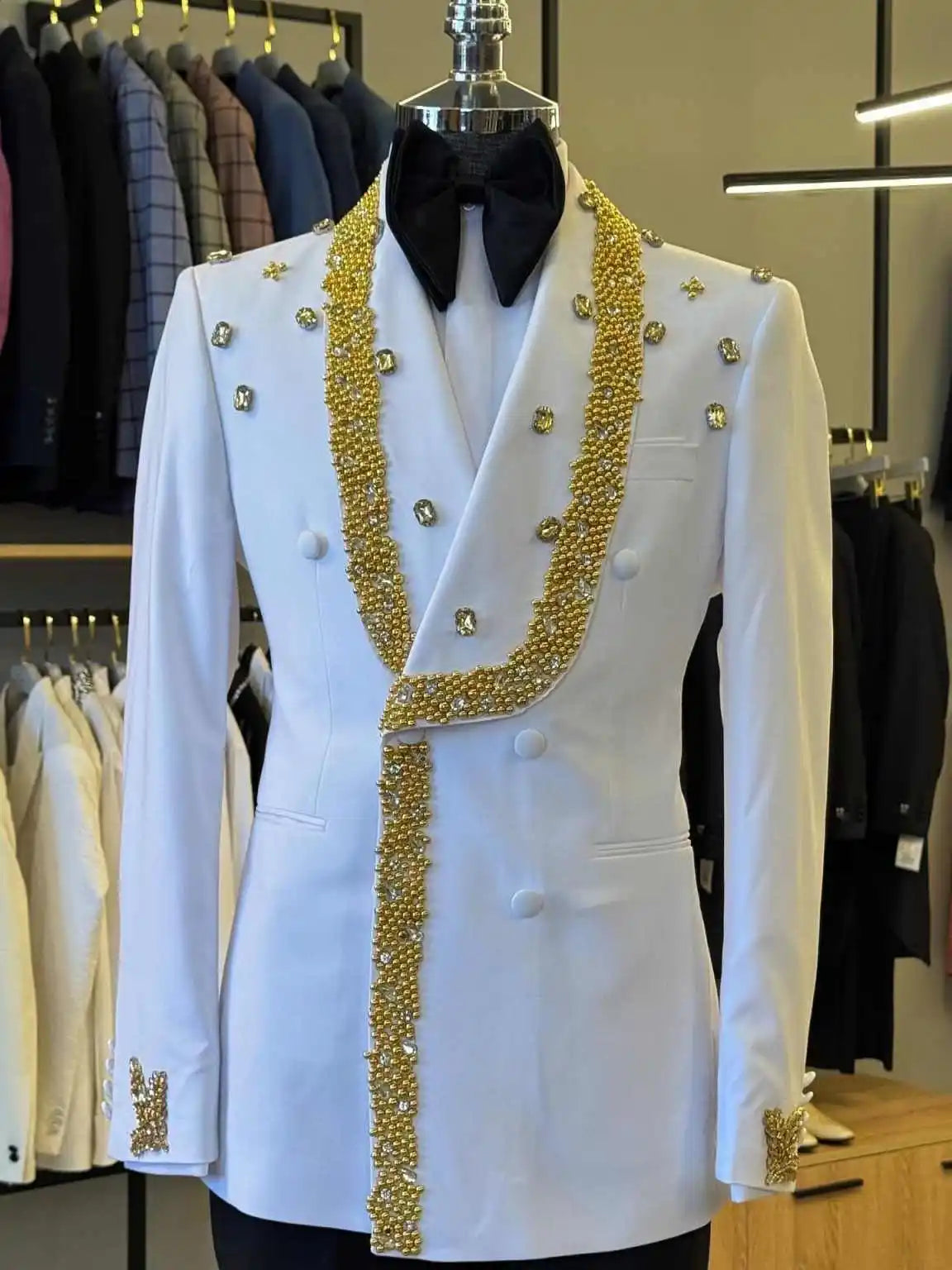 Elegant Beaded Wedding Tuxedos 1 Piece Set Diamond Men Suit Peaked Lapel Double Breasted Evening Prom Grooms Blazers Customized