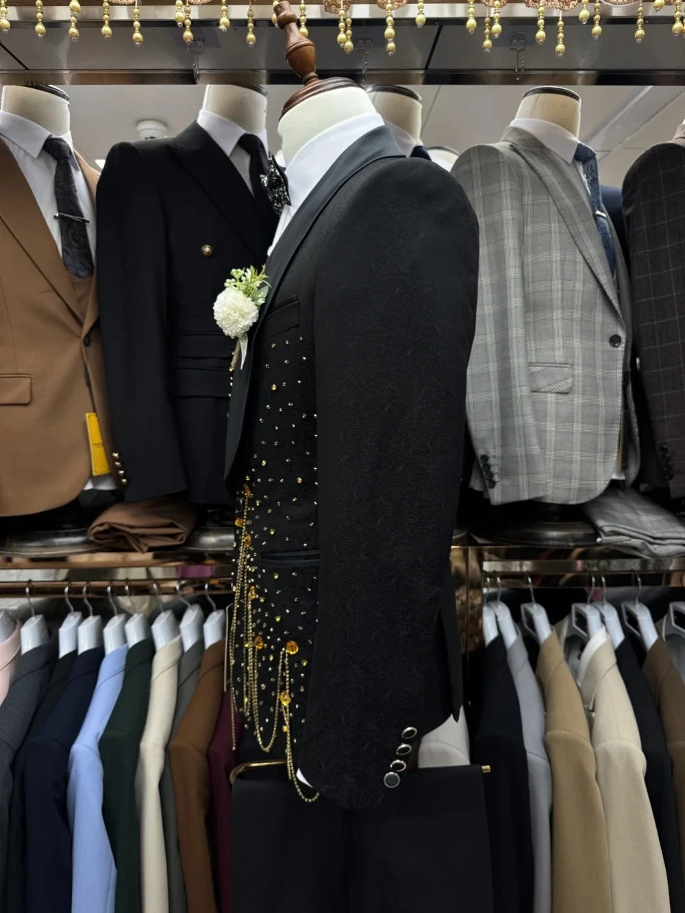 Fashion Men Suits Rhinestone Tailor-Made 2 Pieces Jacquard Shawl Lapel Jacket Tassel Blazer One Button Customized Coat Pants
