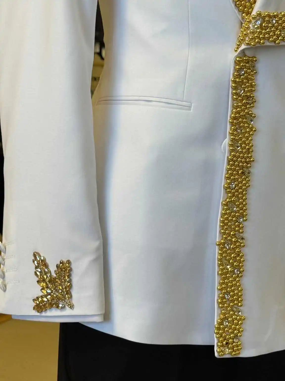 Elegant Beaded Wedding Tuxedos 1 Piece Set Diamond Men Suit Peaked Lapel Double Breasted Evening Prom Grooms Blazers Customized