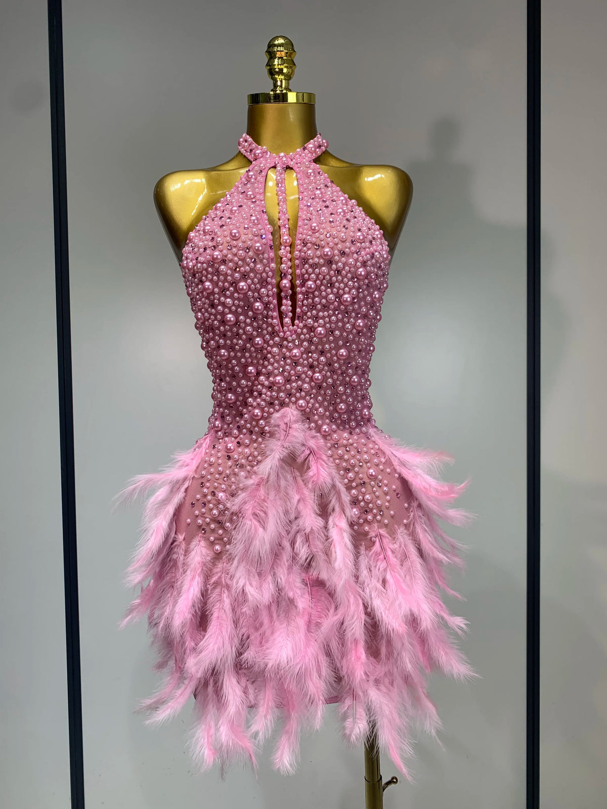Luxury Rhinestones Pearls Halter Backless Short Feathers Dress Women Sexy Celebrate Birthday Dress Performance Dance Costume