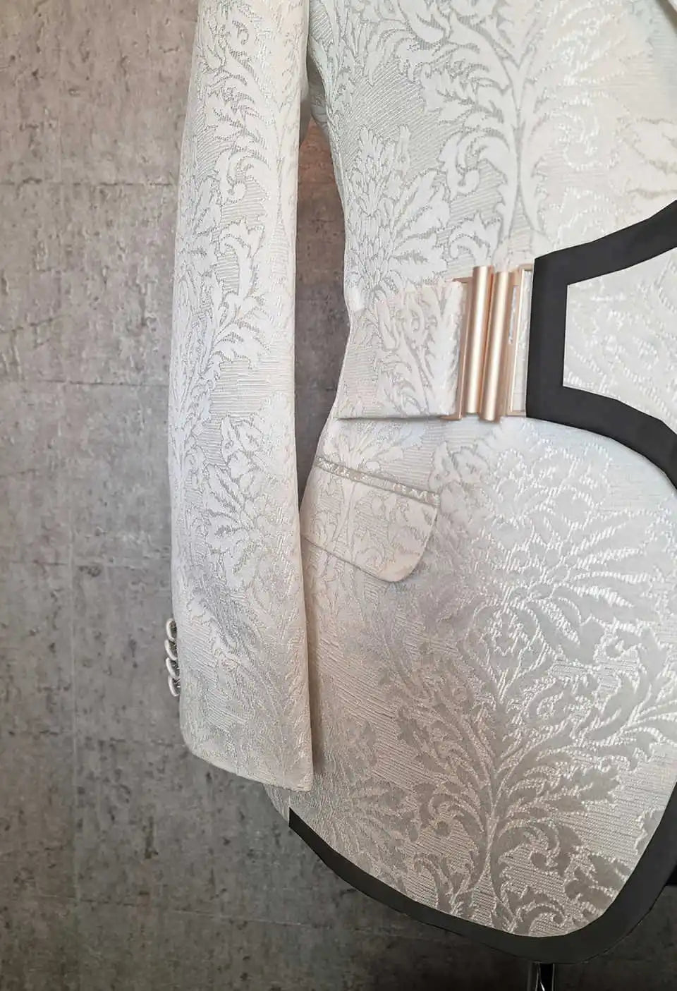 Fashion Wedding Tuxedos With Buckle Beaded Jacquard Men Suits Shawl Lapel 1 Piece Set Jacket Handsome Groom Blazers Customized
