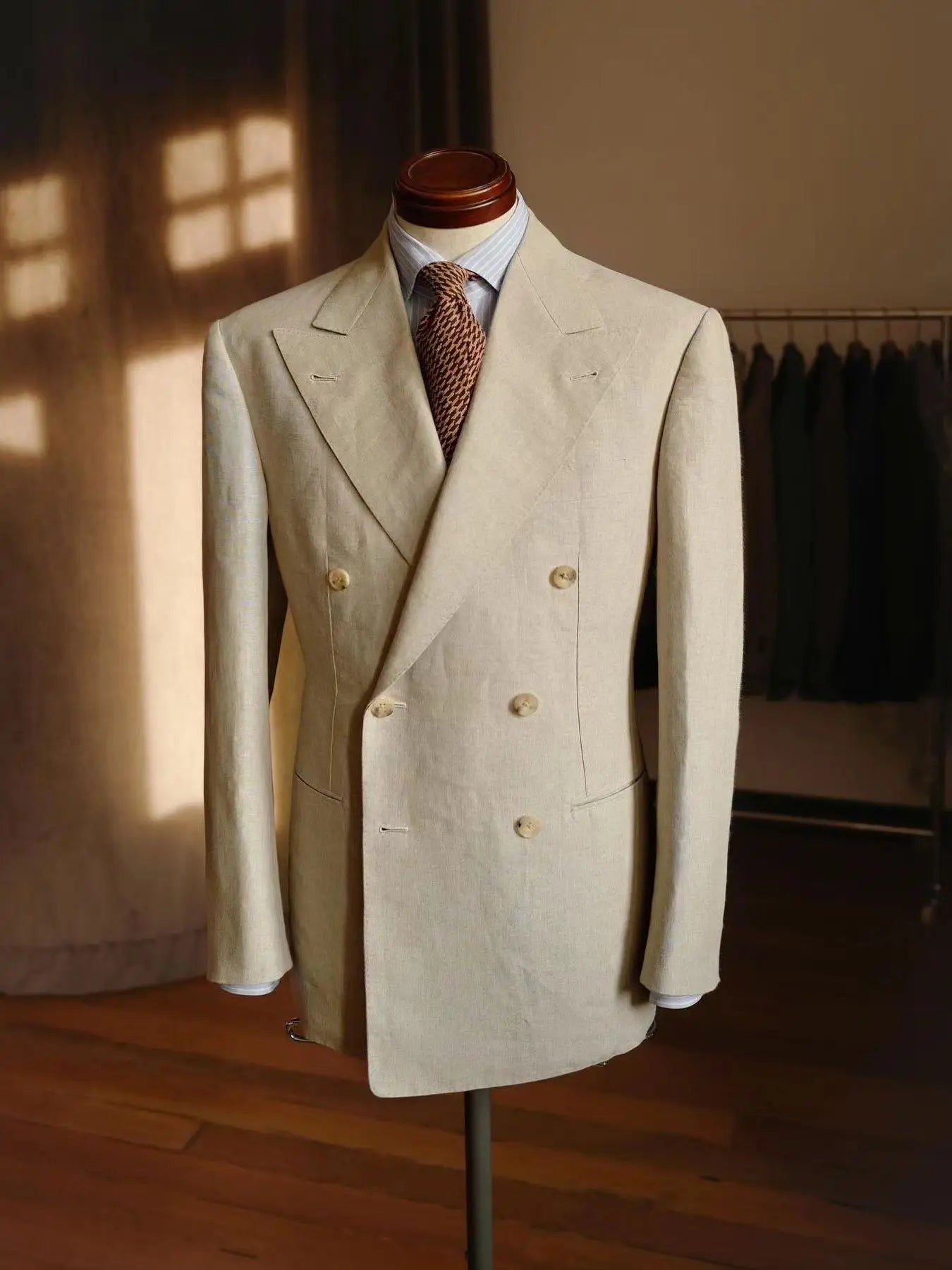 Classic Men's Suits Blazer Solid Color Tuxedos Double Breasted Groom Wear for Wedding Peaked Lapel Coat Customize Only Jacket
