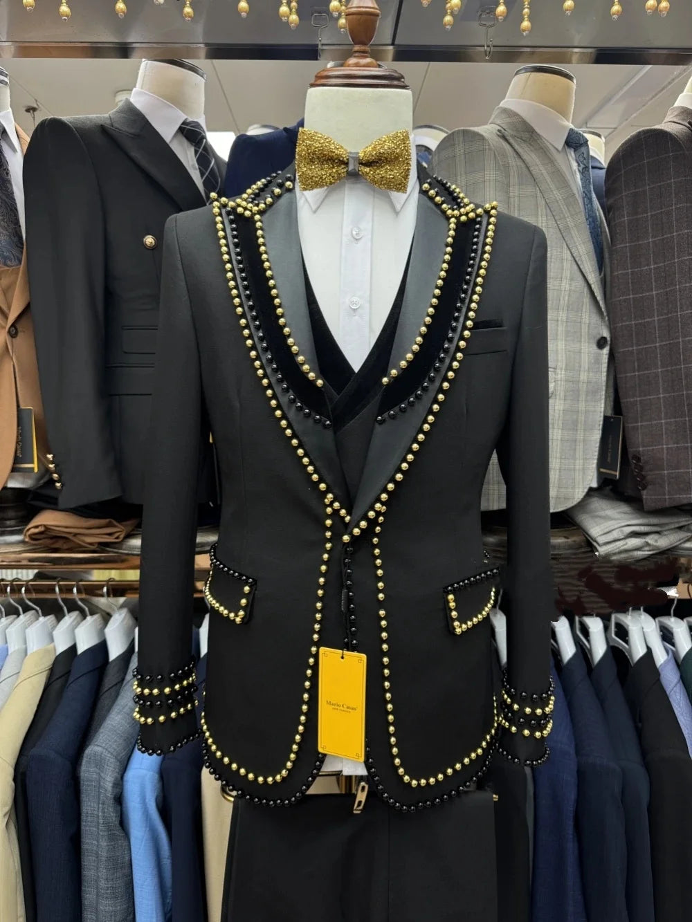 Modern Men Suits Tailor-Made 2 Pieces Beaded Peaked Lapel Jacket Rhinestone Blazer One Button Groom Customized Coat Pants