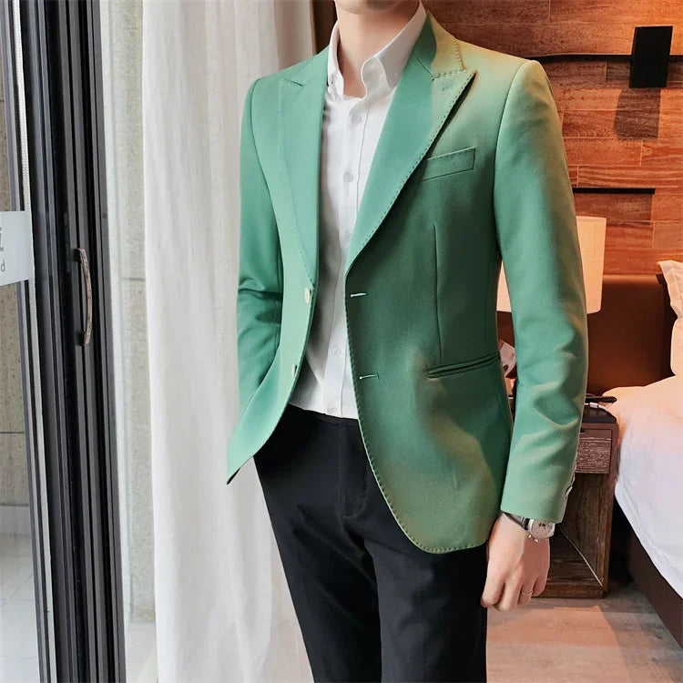 Chaqueta informal verde de dos botones con solapa y corte entallado para hombre