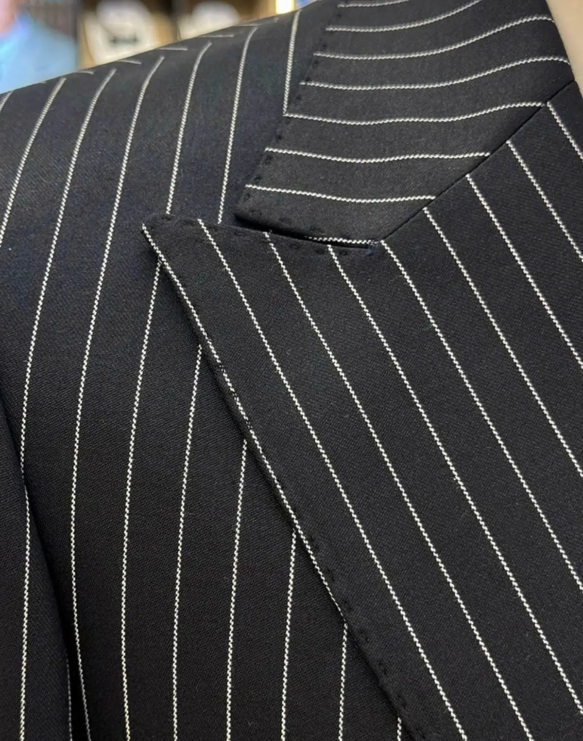 2 Pieces Classic Men Wedding Suits Peaked Lapel Pinstriped Double Breasted Tuxedos Groom Blazer with Pants Costume Homme