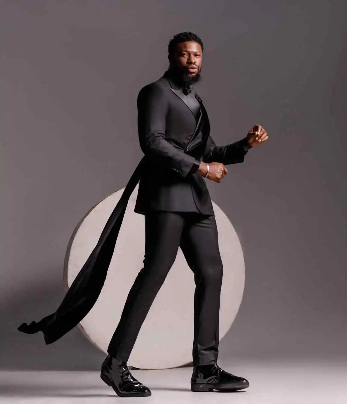 Handsome Man Tuxedos 2 Piece Set Jacket Pants Velvet Ribbon Men Suit Fashion Peaked Lapel Evening Wedding Groom Customized