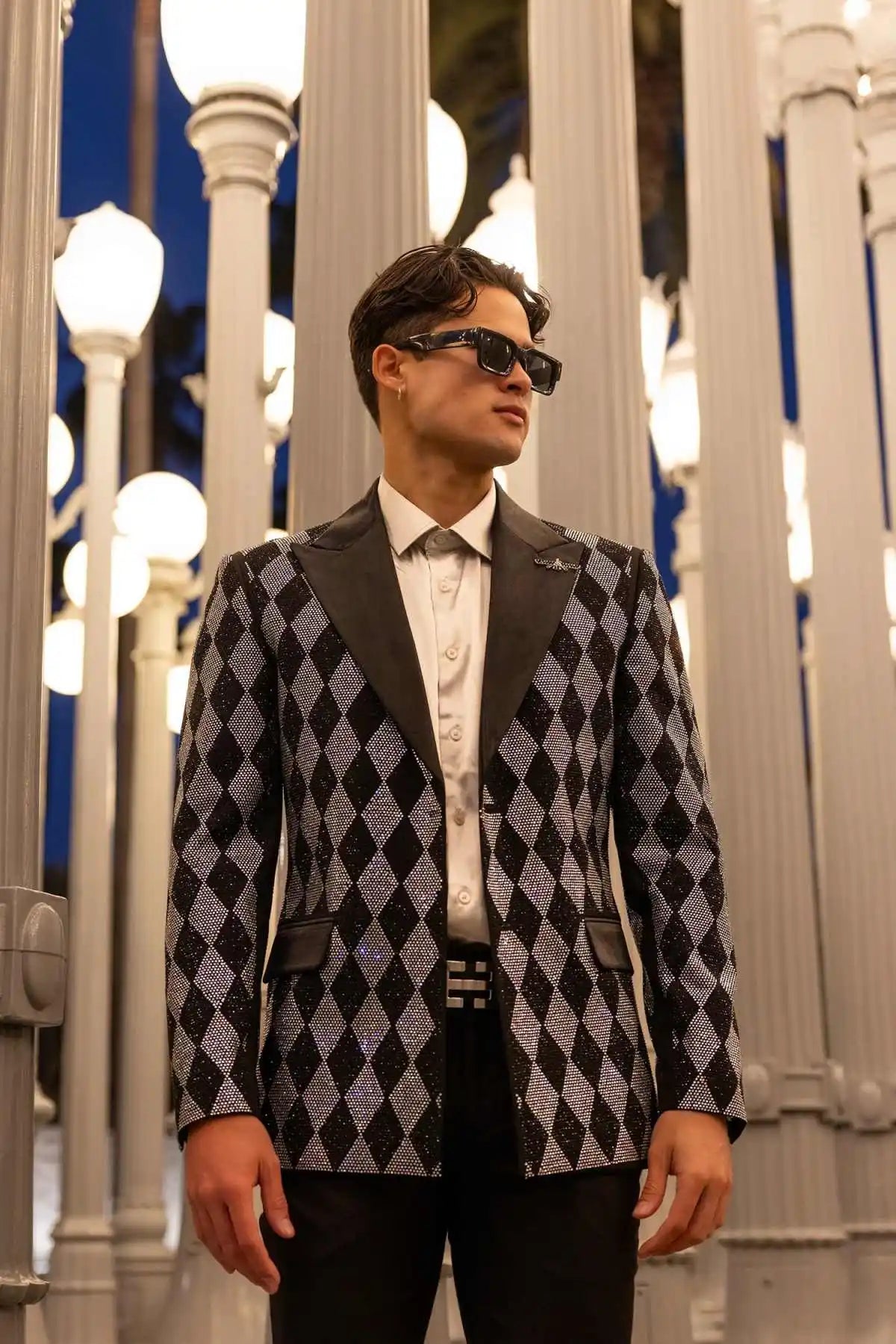 Shining Plaid Men Suit 2 Pieces Jacket Pants Peaked Lapel Crystal Beading Groom Wedding Tuxedos Customized