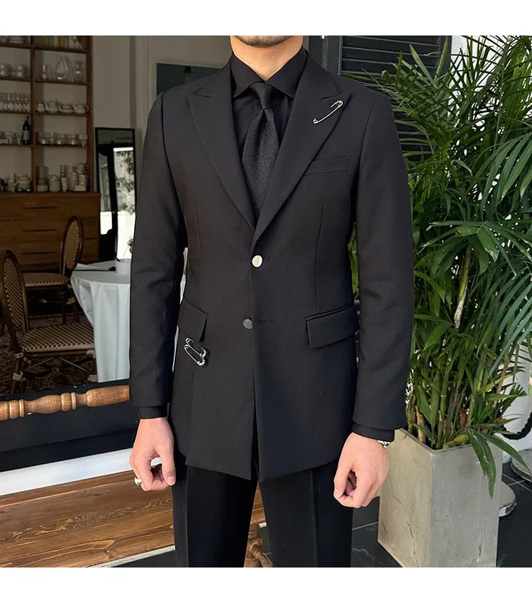 Blazer noir à simple boutonnage pour homme avec détails en épingle à nourrice