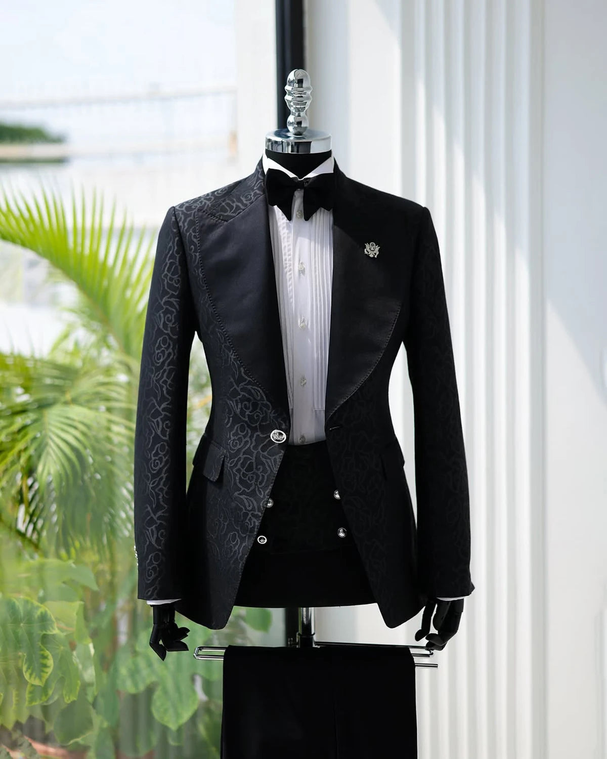 Handsome Men Suits Tailor-Made 2 Pieces Peaked Lapel Jacket Jacquard Blazer One Button Groom Customized Coat Pants