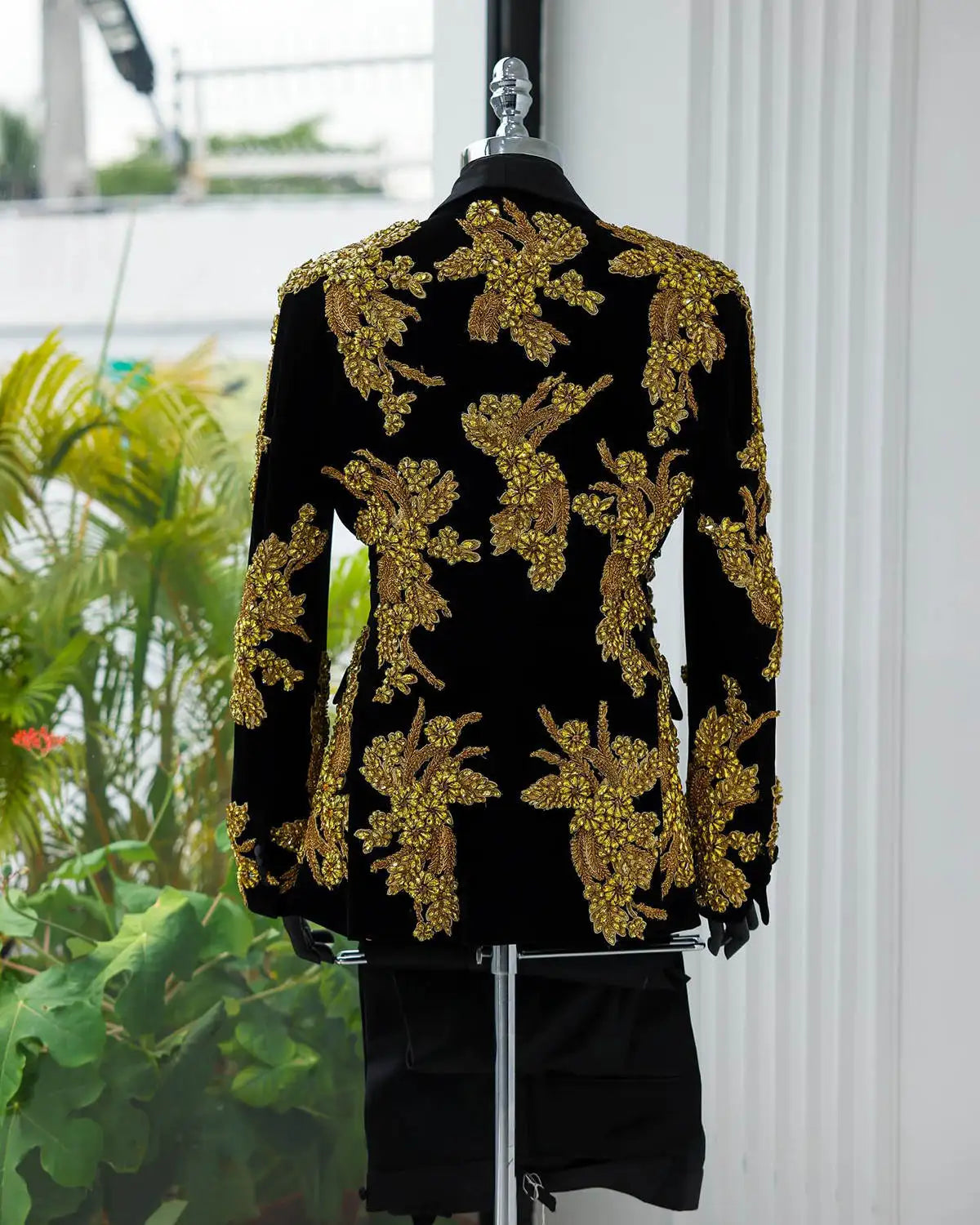Luxury Men Suits Shawl Lapel Rhinestone Beaded Blazer 2 Pieces Set Celebrity Tuxedo Groom Coat Customized Jacket Black Pants