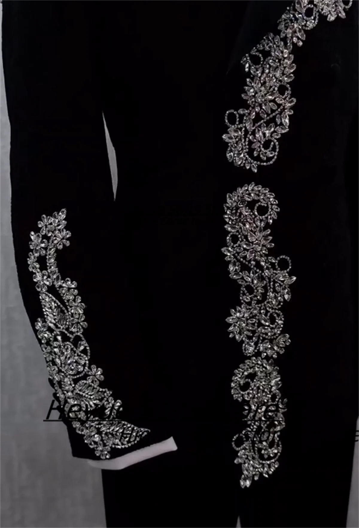 Luxuly Crystal Beads Men Suits Slim Fit Peak Lapel Groom Wedding Tuxedos 2 Pieces Sets Male Prom Blazers Customized