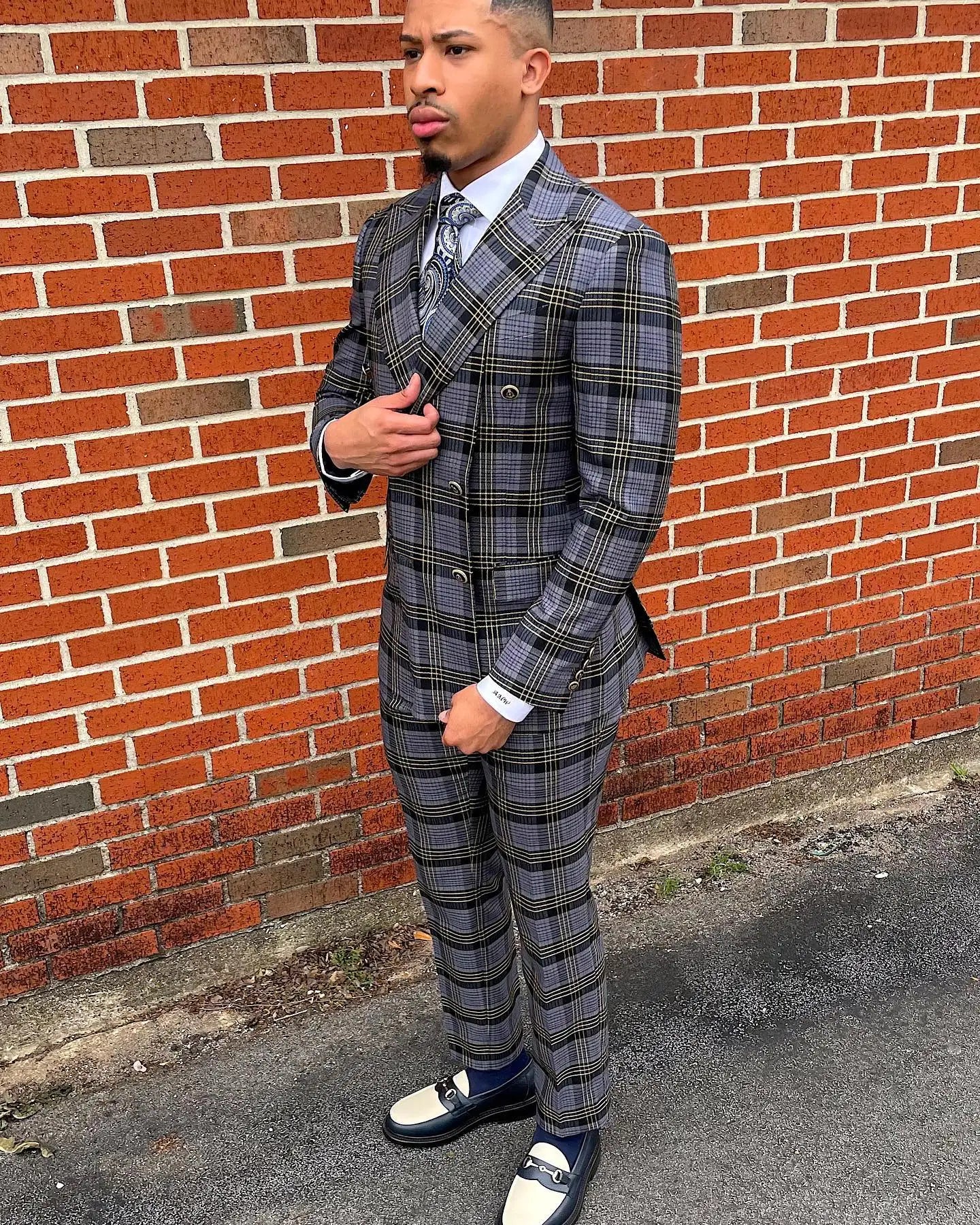 Ensemble élégant à carreaux croisés pour homme : blazer et pantalon élégants pour événements formels et mariages