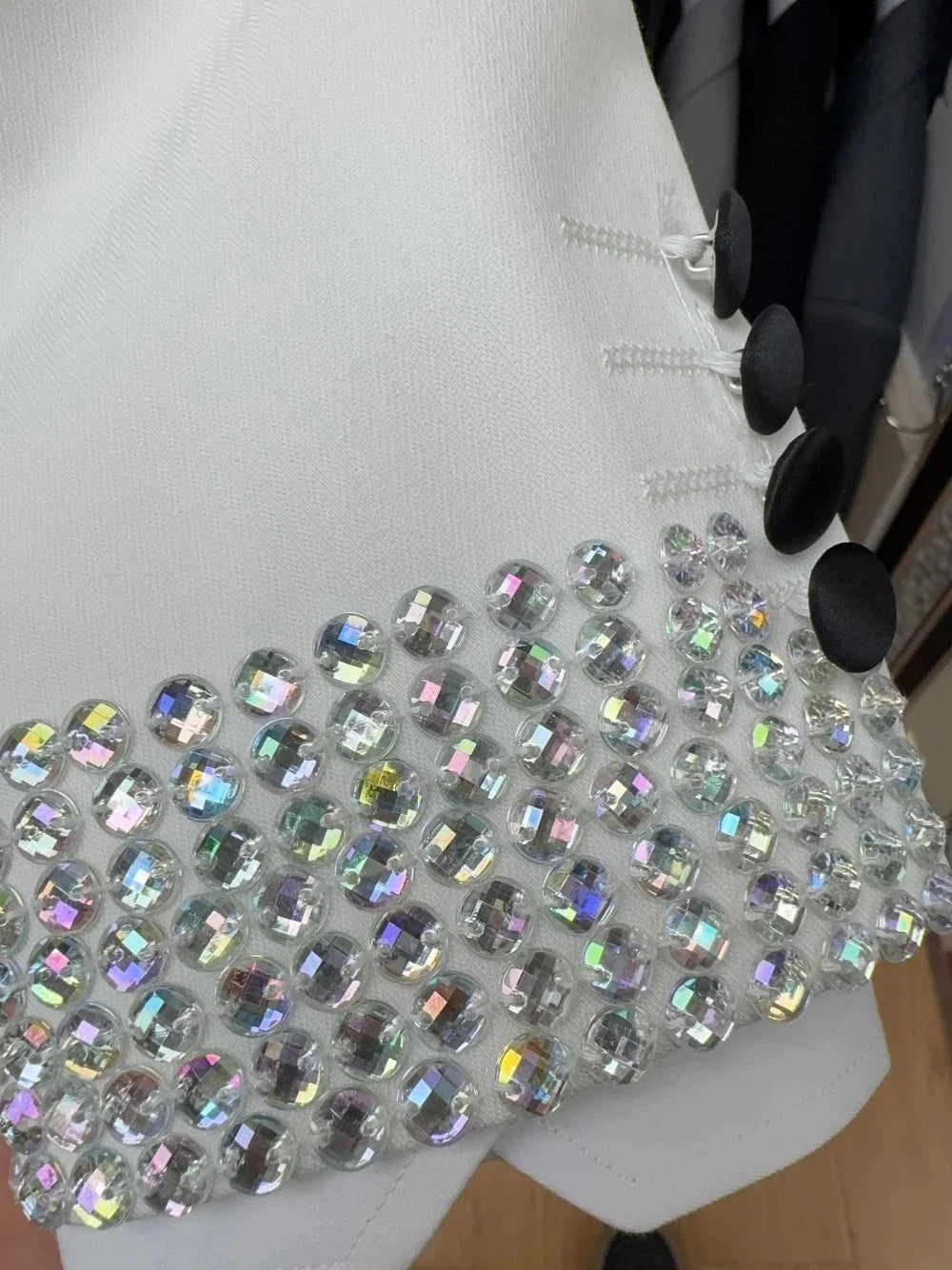 Luxurious Men's Suit Peaked Lapel Blazer 2 Pieces Set Rhinestone Beaded Coat Prom Formal Occasion Customized Jacket Black Pants