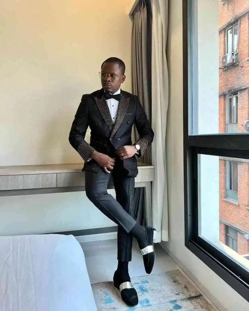 Luxurious Rhinestone Men Wedding Suits Peaked Lapel Tuxedos Groom Wear 2 Pcs Jacket Pants Prom Evening Party Custom Made