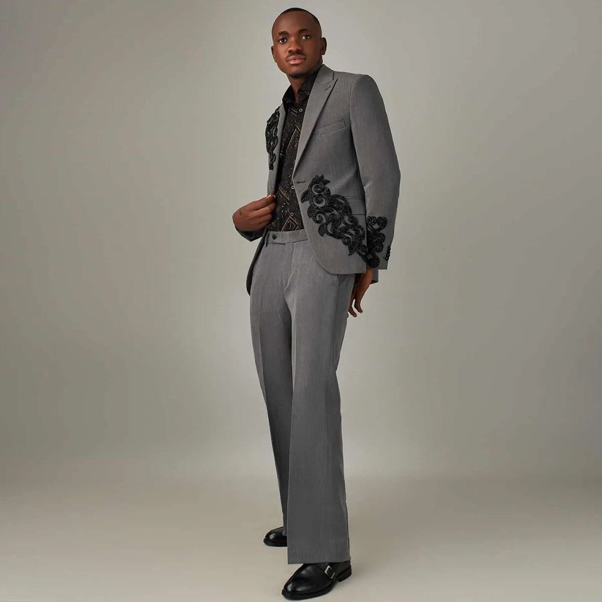 Customized Luxury Men Suits Sparkly Jewelry Ornament 2 Pieces Set Tuxedo Groom Party Male Prom Blazers Slim Party