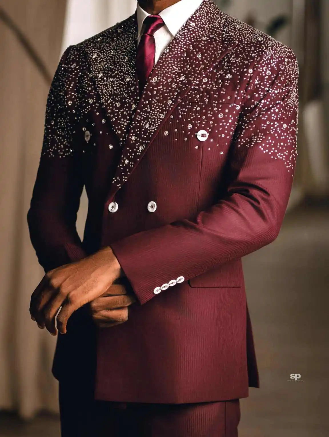 Modern Hot Fix Wedding Suits For Groom Peaked Lapel Double Breasted Tuxedos 2 Pcs Jacket Pants Evening Party Prom Customized