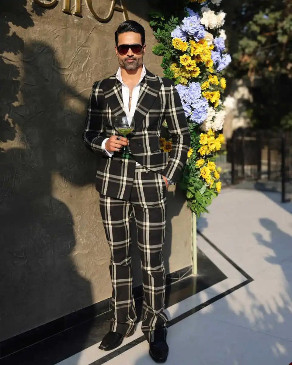 Plaid Wedding Suits for Groom Peaked Lapel Tuxedos Double Breasted 2 Pcs Jacket with Pants Customized Party Business