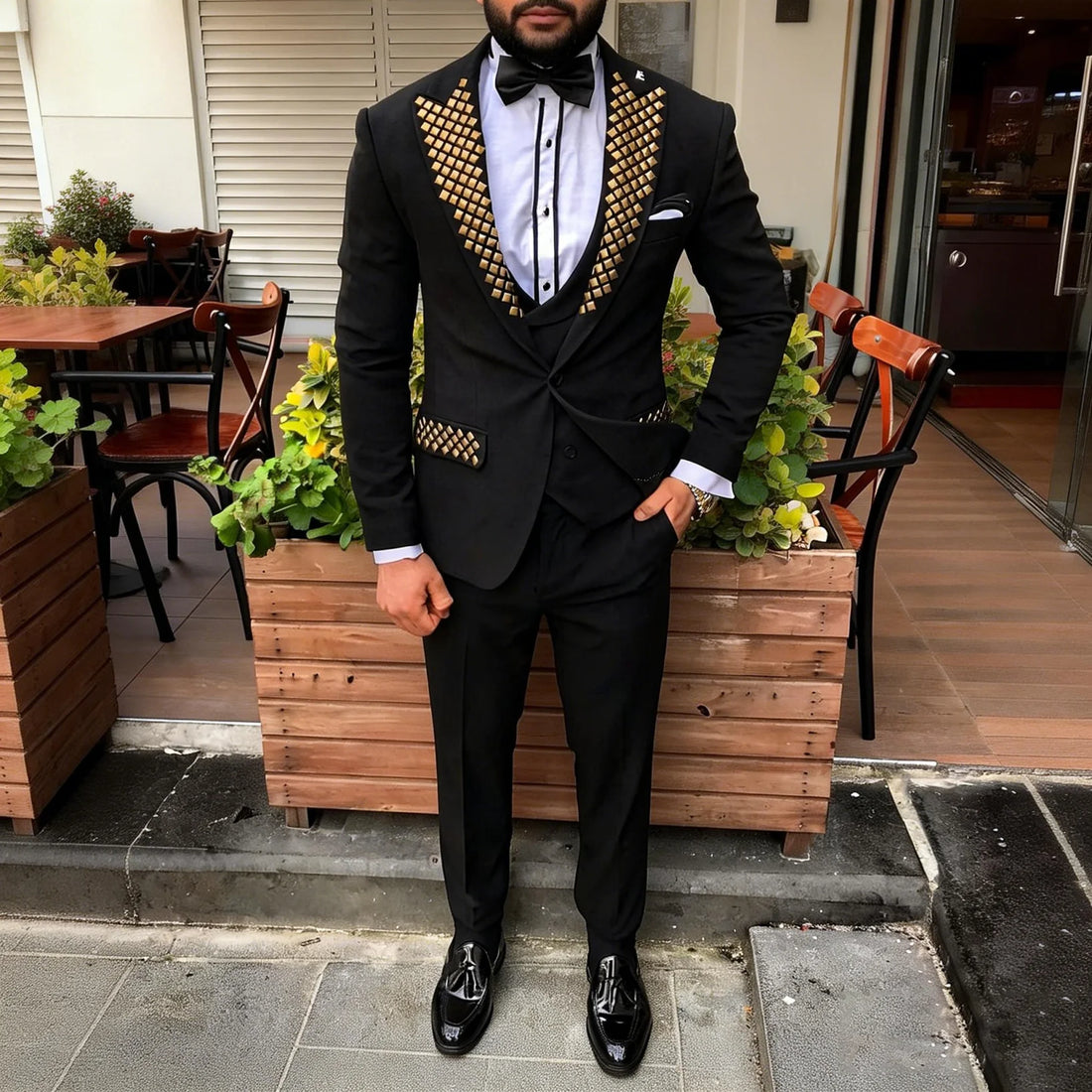 Modern Man Tuxedos Beaded Peaked Lapel Wedding Suit Formal 2 Pcs Jacket Pants One Button Evening Groom Party Outfits Customized