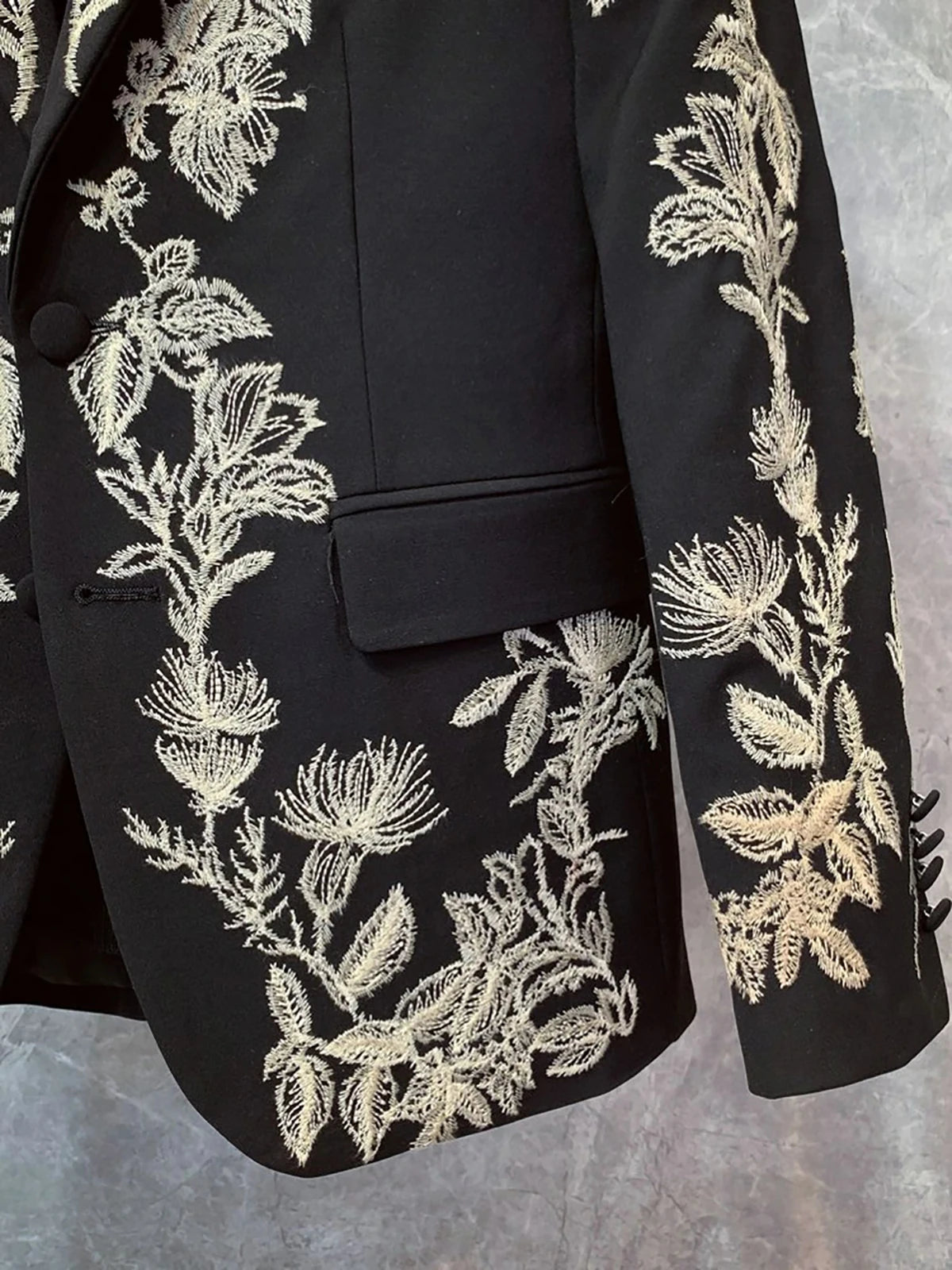 Embroidery Wedding Mens Suit New Arrivals Fashion Coat Pant Handsome Business Formal Groom Tuxedo Party Suits Size Customized