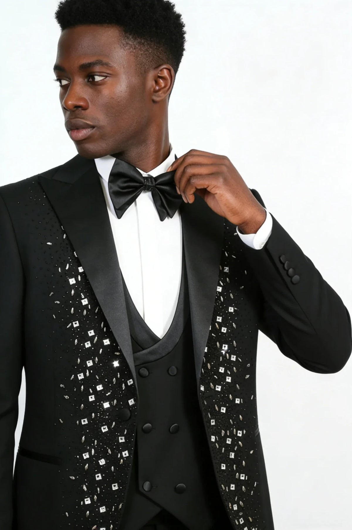 Luxury Wedding Tuxedos Beaded 3 Pcs Jacket Vest Pants Groom Suit Single Breasted Peaked Lapel Evening  Party Outfits Customized