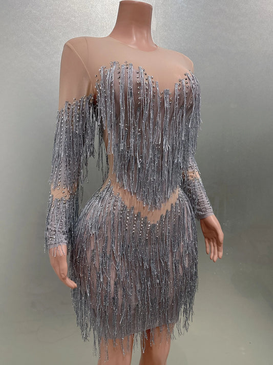 Robe fourreau sexy à manches longues et pompons gris argenté scintillants, tenue de soirée, de spectacle, de discothèque, de chanteur ou de danseuse