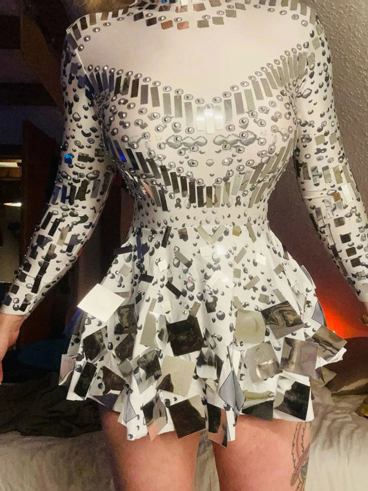 Robe courte sexy à manches longues et paillettes scintillantes pour femme, tenue de soirée, de danse, de scène, de célébrité