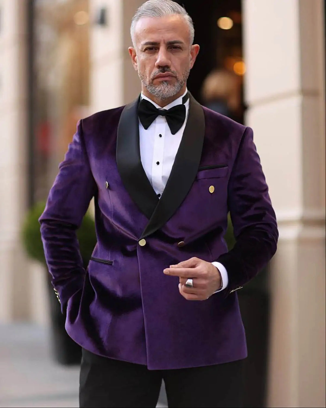 Handsome Men Suits Tailored 2-Piece Velvet Blazer Black Pants Shawl Lapel Button Customized Plus Size Tuxedo