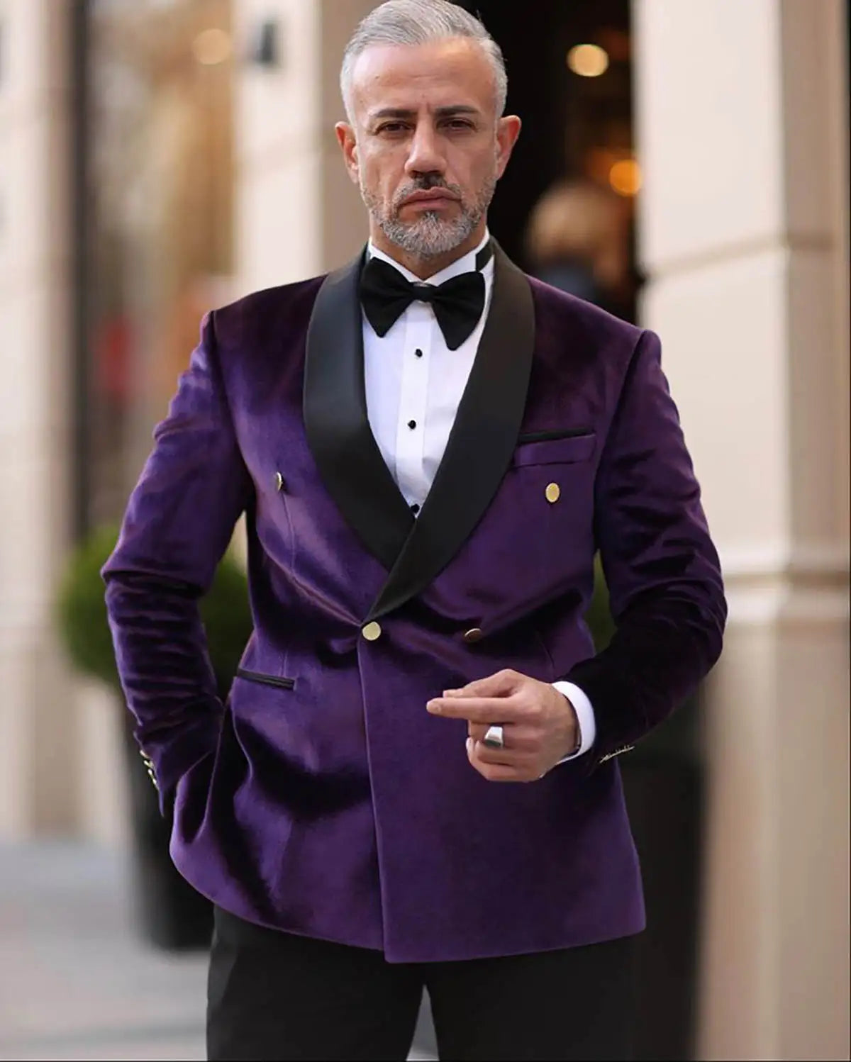 Handsome Men Suits Tailored 2-Piece Velvet Blazer Black Pants Shawl Lapel Button Customized Plus Size Tuxedo