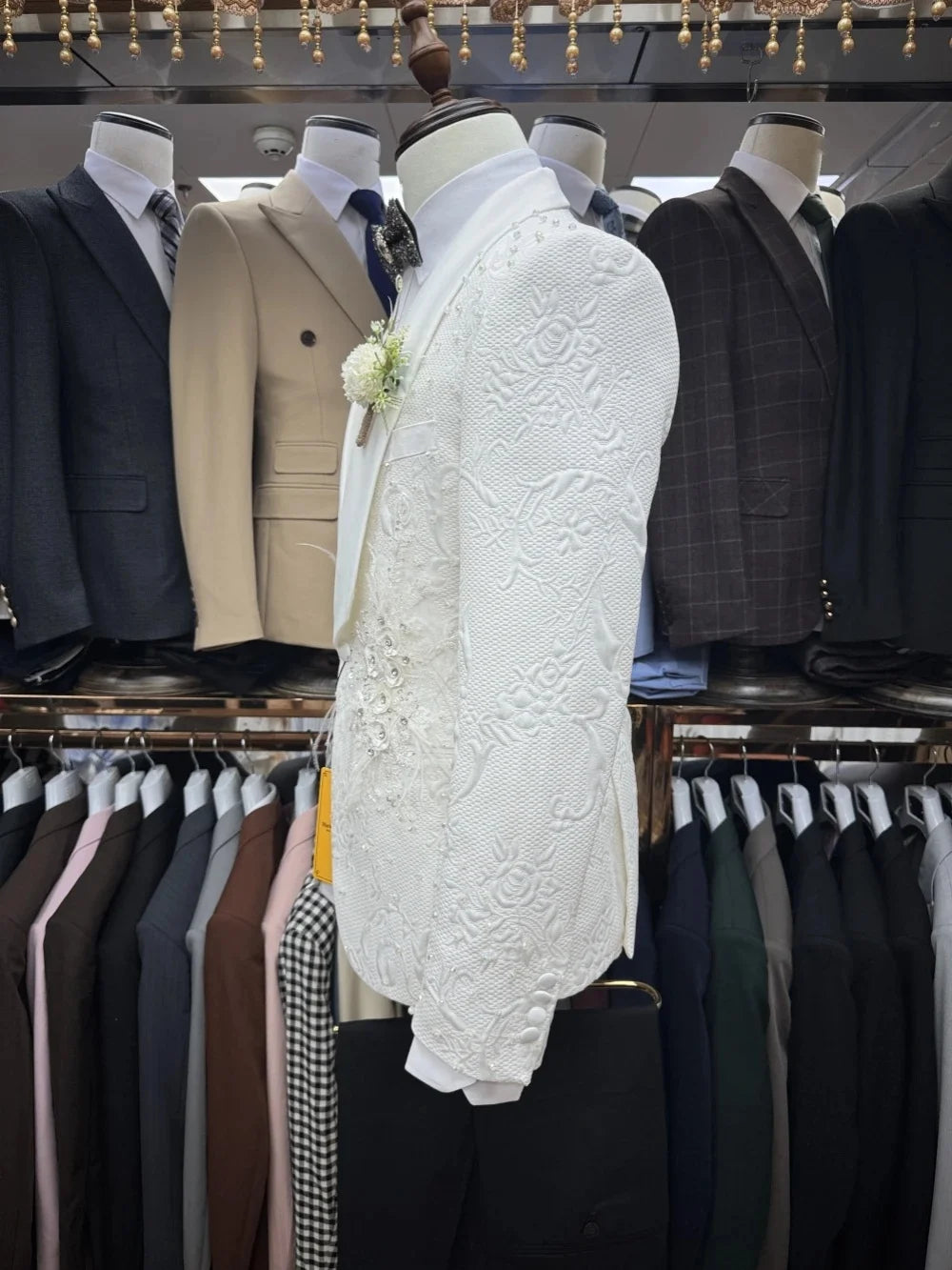 Luxury Men's Suit Shawl Lapel Appliques Tailor-Made 3 Pieces Set Jacket Pearls Jacquard One Button Customized Coat Vest Pants