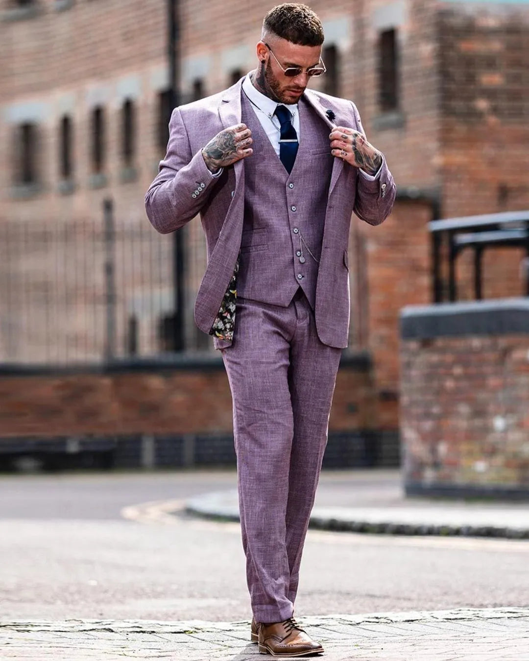 Traje de 3 piezas para hombre, color morado, con botonadura sencilla, estampado, entallado, para padrinos de boda (chaqueta, pantalón y chaleco) 
