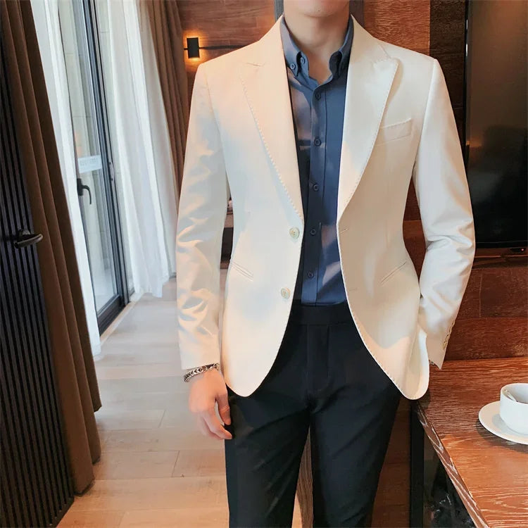 Chaqueta informal verde de dos botones con solapa y corte entallado para hombre