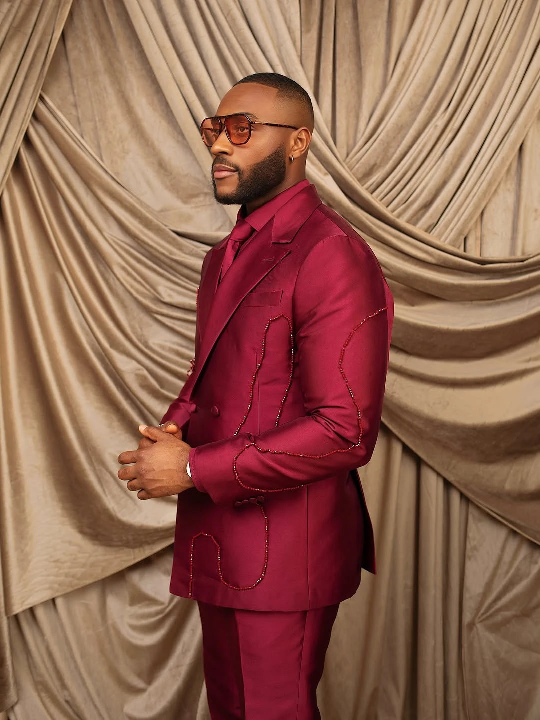 Stylish Men Suits Peaked Lapel Beading Blazer Tailor-Made 2 Pieces Set Jacket Double Breasted Groom Customized Coat Pants