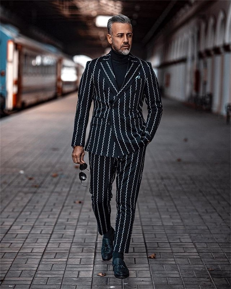 Trajes de boda negros a rayas para hombre, solapa de pico, 2 piezas, corte entallado, informales, los mejores esmóquines para hombre, trajes de fiesta de noche y graduación, hechos a medida 