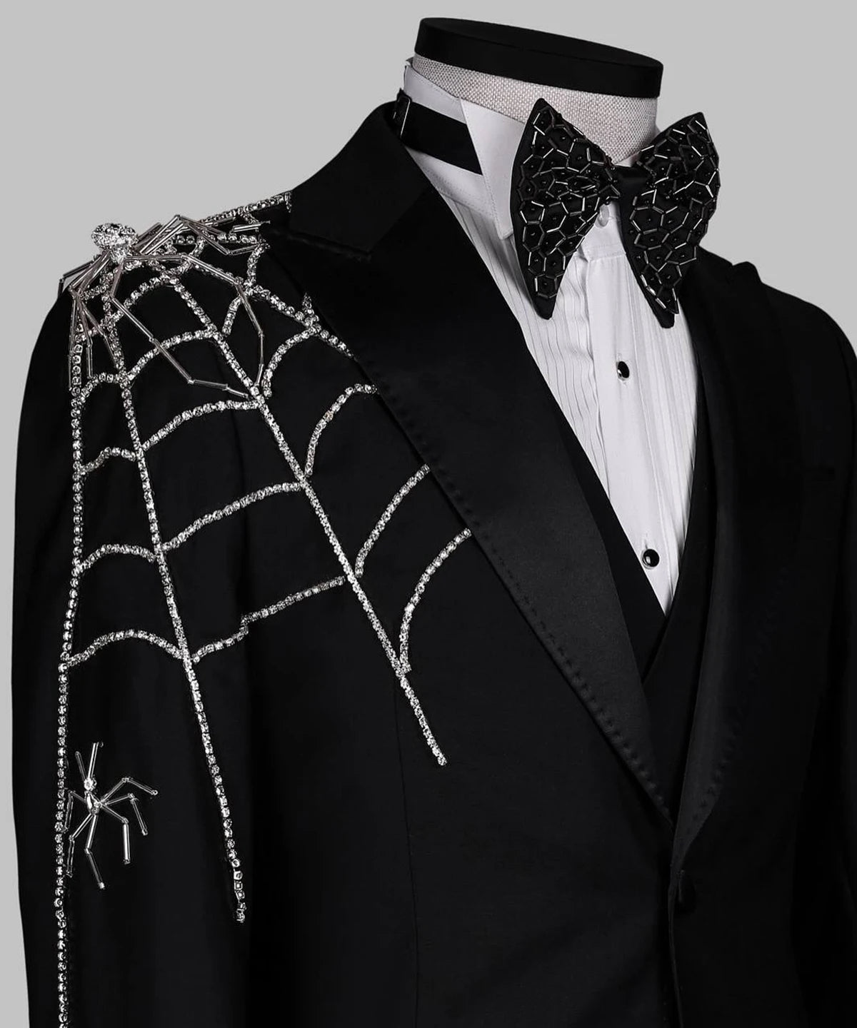 Classic Men Suits Tailor-Made 2 Pieces Set Peaked Lapel Jacket Rhinestone Blazer One Button Groom Customized Coat Vest Pants