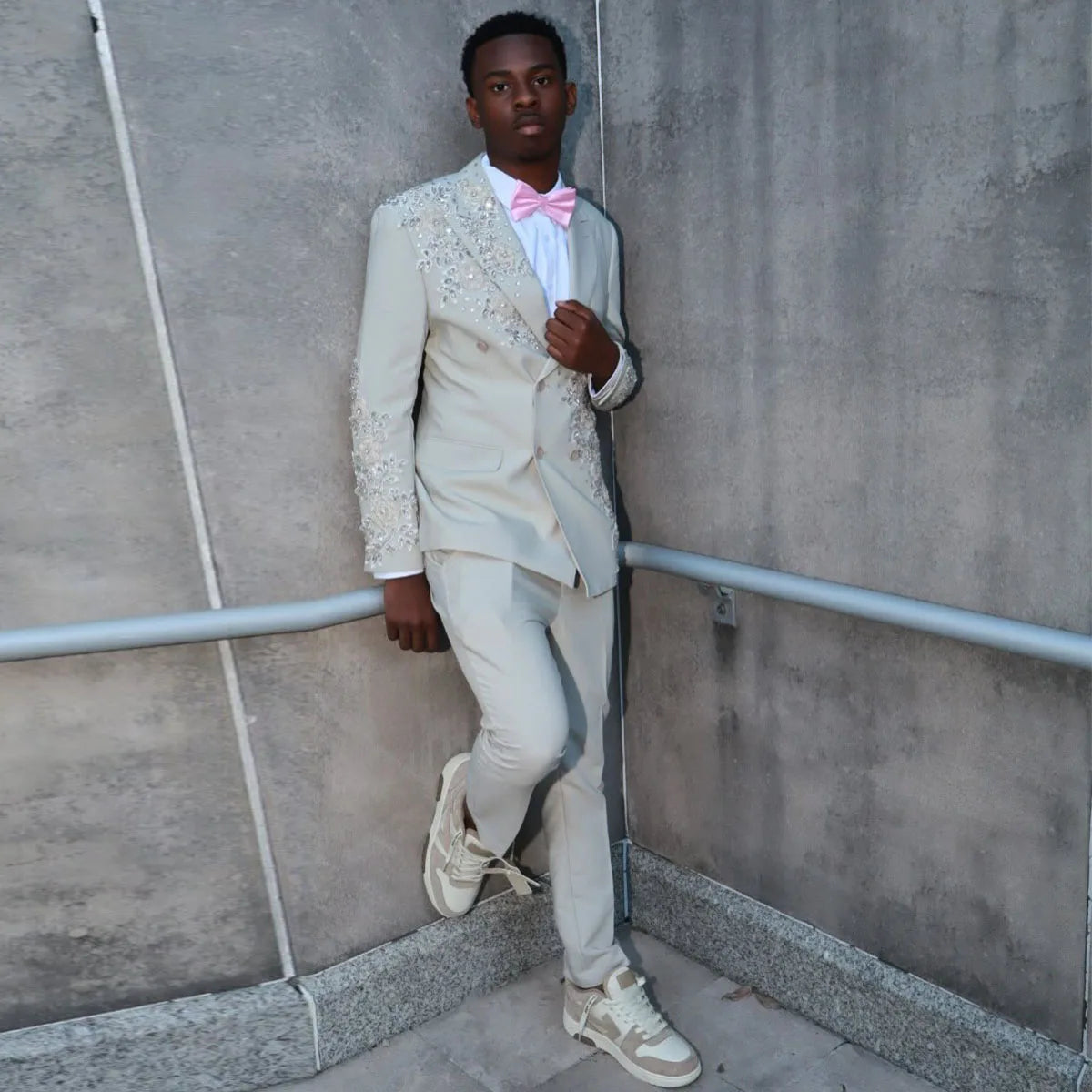 Customized Metallic Beaded Luxury Wedding Suits for Men 2 Pieces Sets Diamond Groom Tuxedos Male Prom Blazers Slim