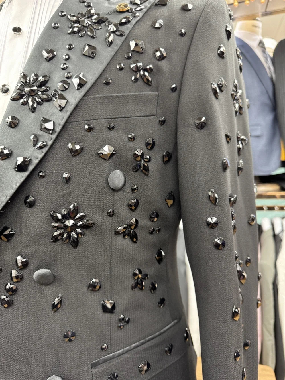 Stylish Men's Suit Peaked Lapel Blazer 2 Pieces Set Coat Crystal Prom Formal Occasion Double Breasted Customized Jacket Pants