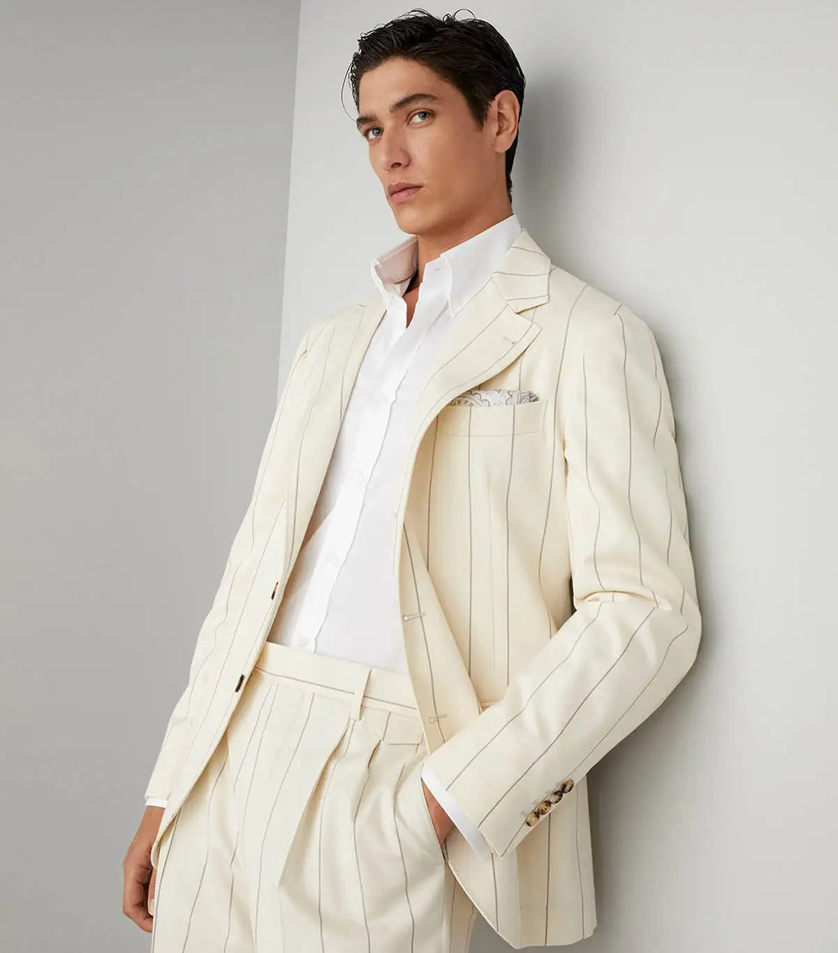 Pinstriped Men Wedding Suits Notched Lapel Single Breasted Tuxedos Groom Business Party 2 Psc Blazer Pants Custom Made