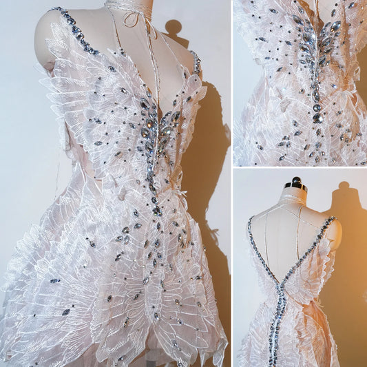 Nuevos vestidos de fiesta con cordones y diamantes de imitación para mujer, sexys, sin espalda, con cuello halter, falda blanca, para baile de graduación, cantante, ropa de escenario, disfraz de actuación