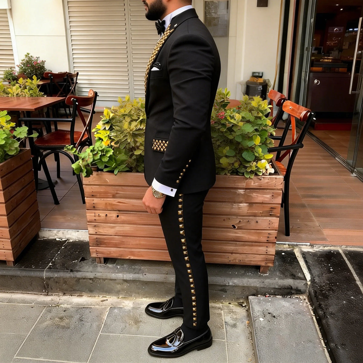 Modern Man Tuxedos Beaded Peaked Lapel Wedding Suit Formal 2 Pcs Jacket Pants One Button Evening Groom Party Outfits Customized