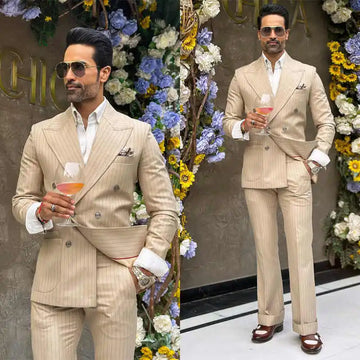 Classic Pinstriped Men Wedding Suits Peaked Lapel Tuxedos Double Breasted Groom Wear 2 Pcs Jacket Pants Evening Party Customized