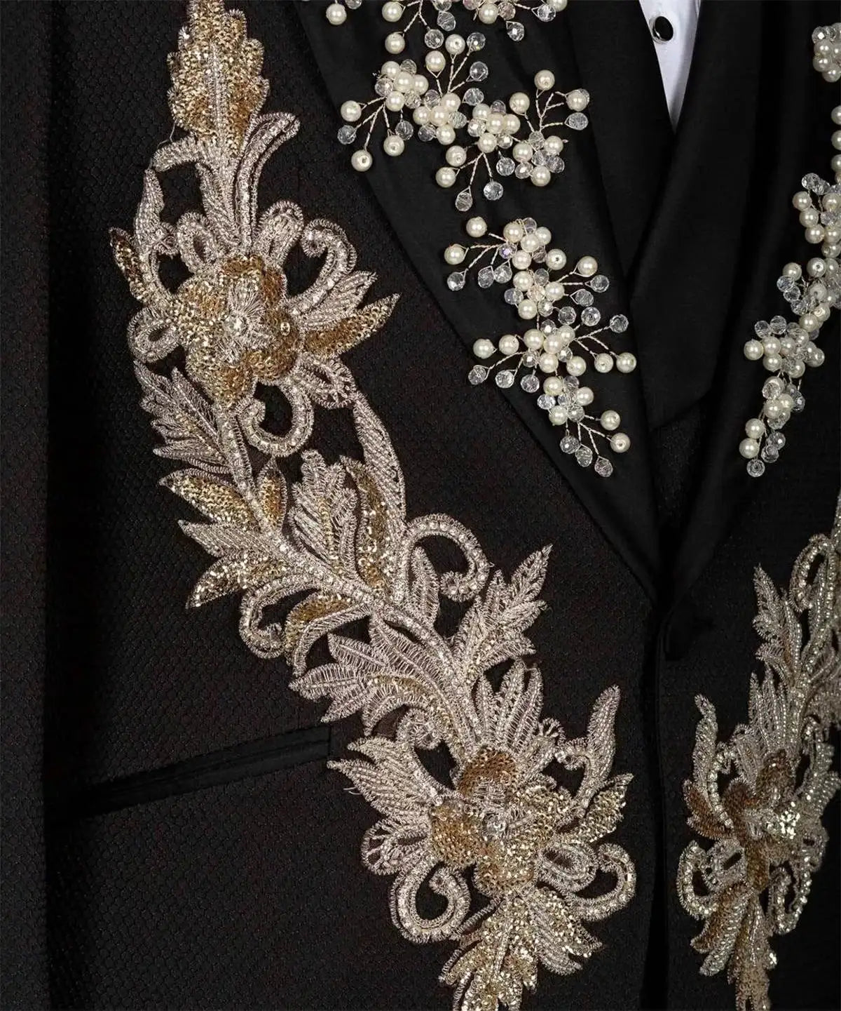 Elegant Men Suit 3 Piece Appliques Coat Blazer Suit Slim Formal Wedding Tuxedos Groom Business Prom Party Customized