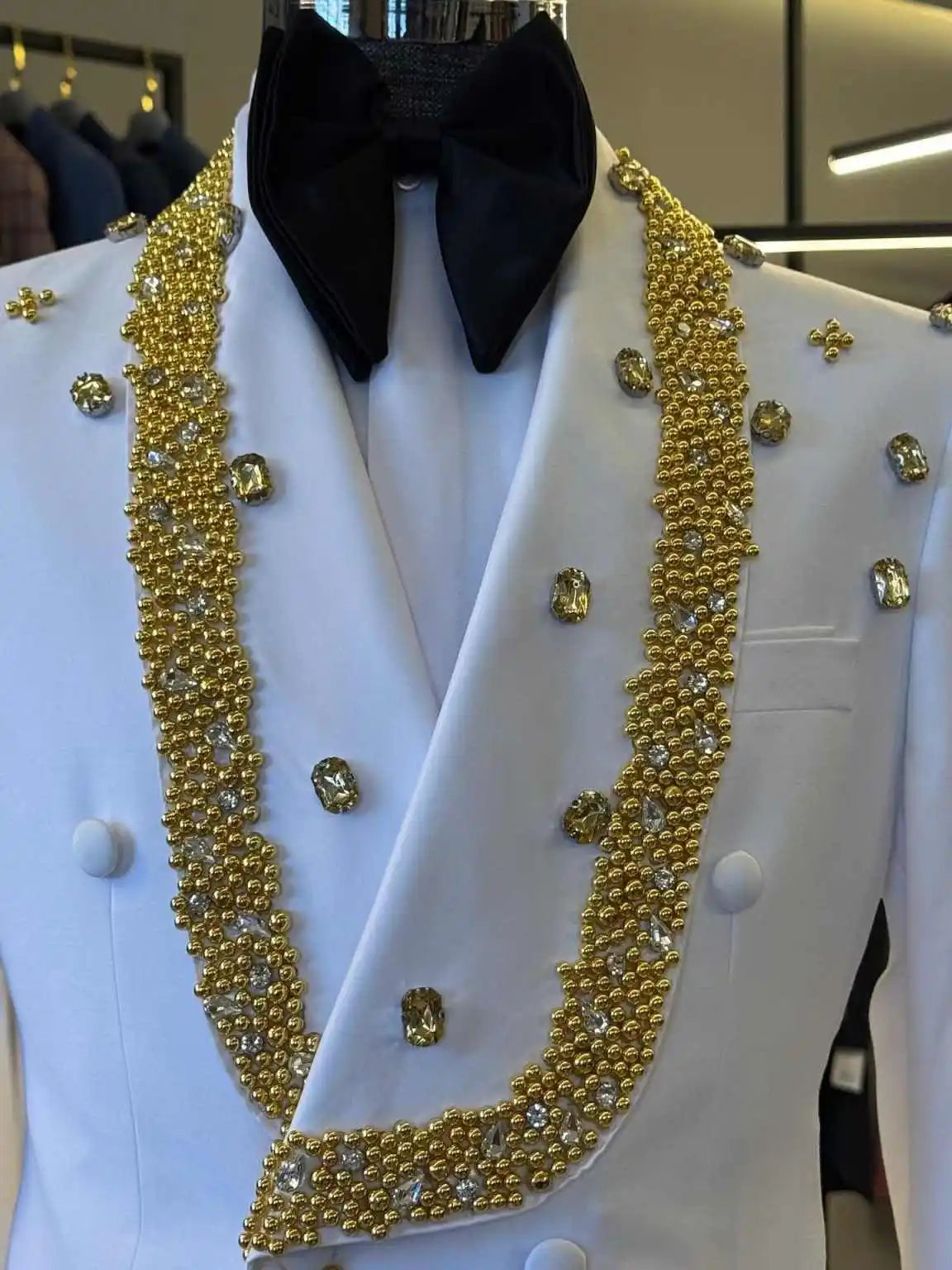 Elegant Beaded Wedding Tuxedos 1 Piece Set Diamond Men Suit Peaked Lapel Double Breasted Evening Prom Grooms Blazers Customized