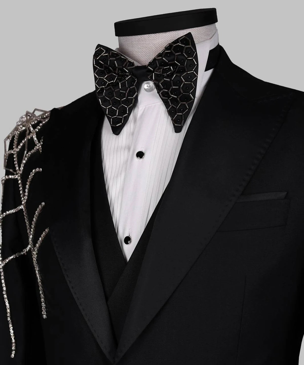 Classic Men Suits Tailor-Made 2 Pieces Set Peaked Lapel Jacket Rhinestone Blazer One Button Groom Customized Coat Vest Pants