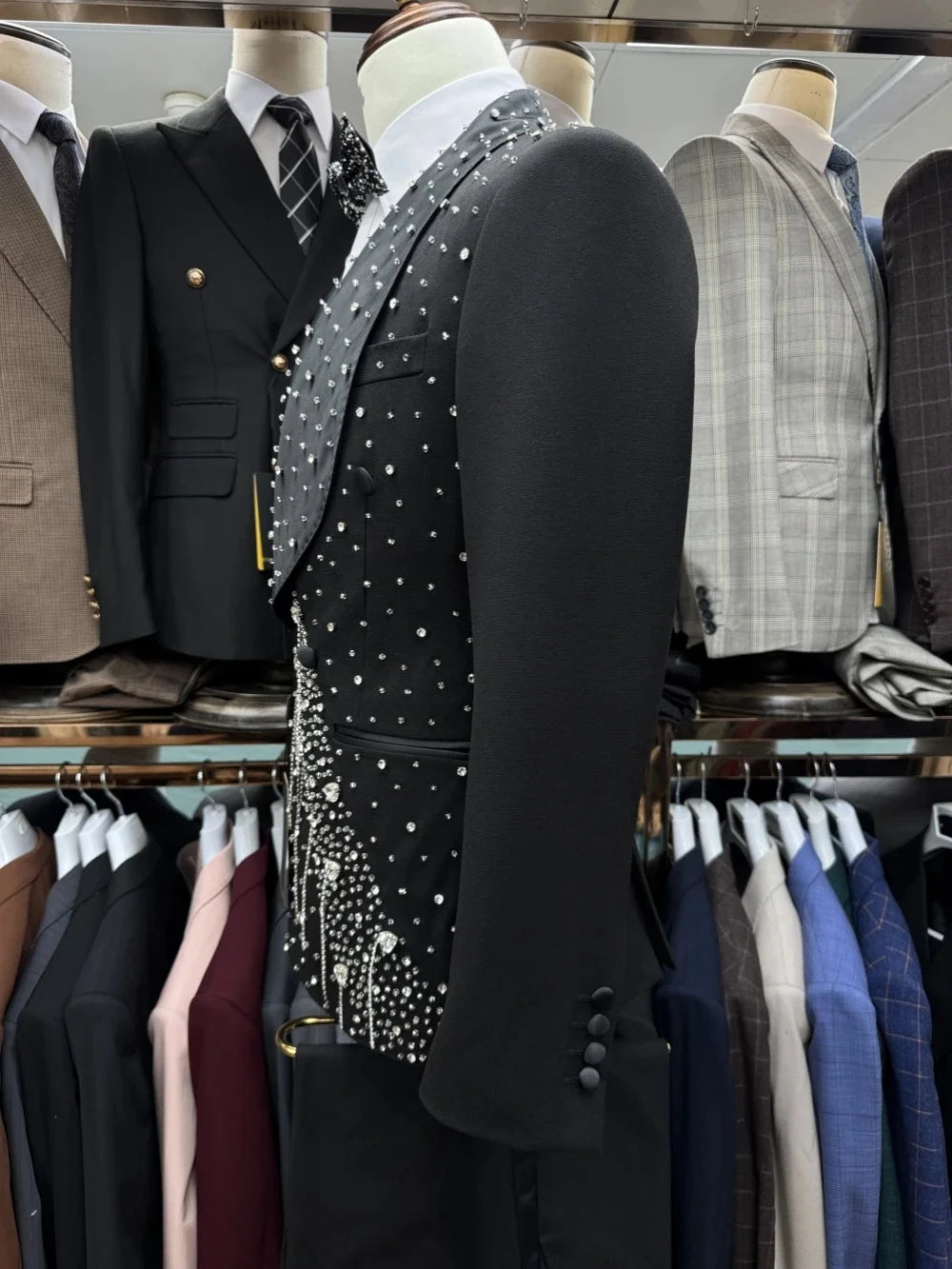 Elegant Men Suits Rhinestone Shawl Lapel Tailor-Made 2 Pieces Set Tassel Double Breasted Groom Blazer Customized Jacket Pants