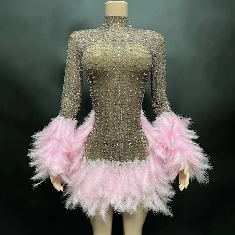 Minivestido transparente con plumas rosas y diamantes de imitación brillantes, sexy, para fiestas nocturnas, actuaciones, bares, discotecas y escenarios.