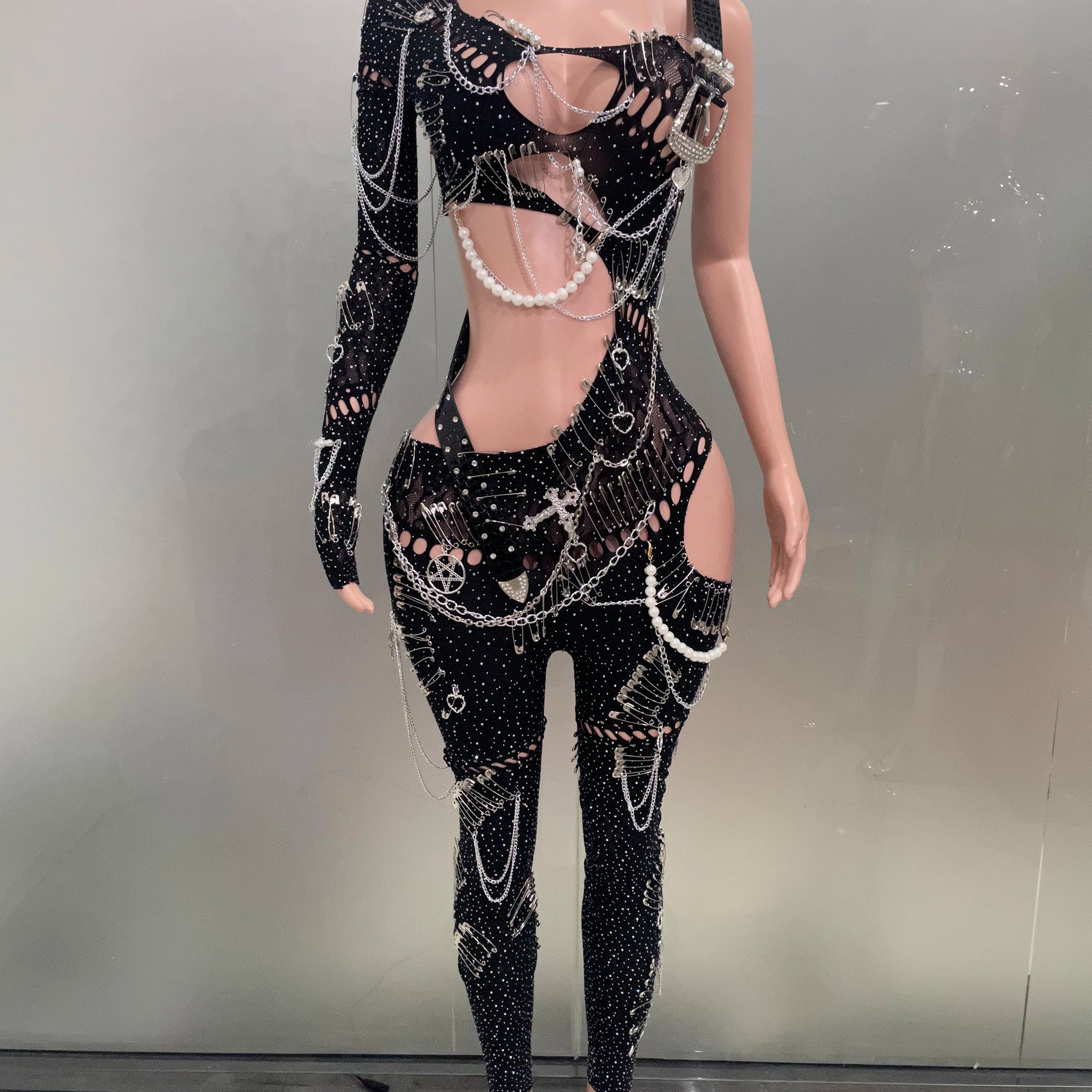Combinaison asymétrique ajourée avec chaîne de perles brillantes pour femme, tenue de fête d'anniversaire, de discothèque, de chanteur, de scène sexy