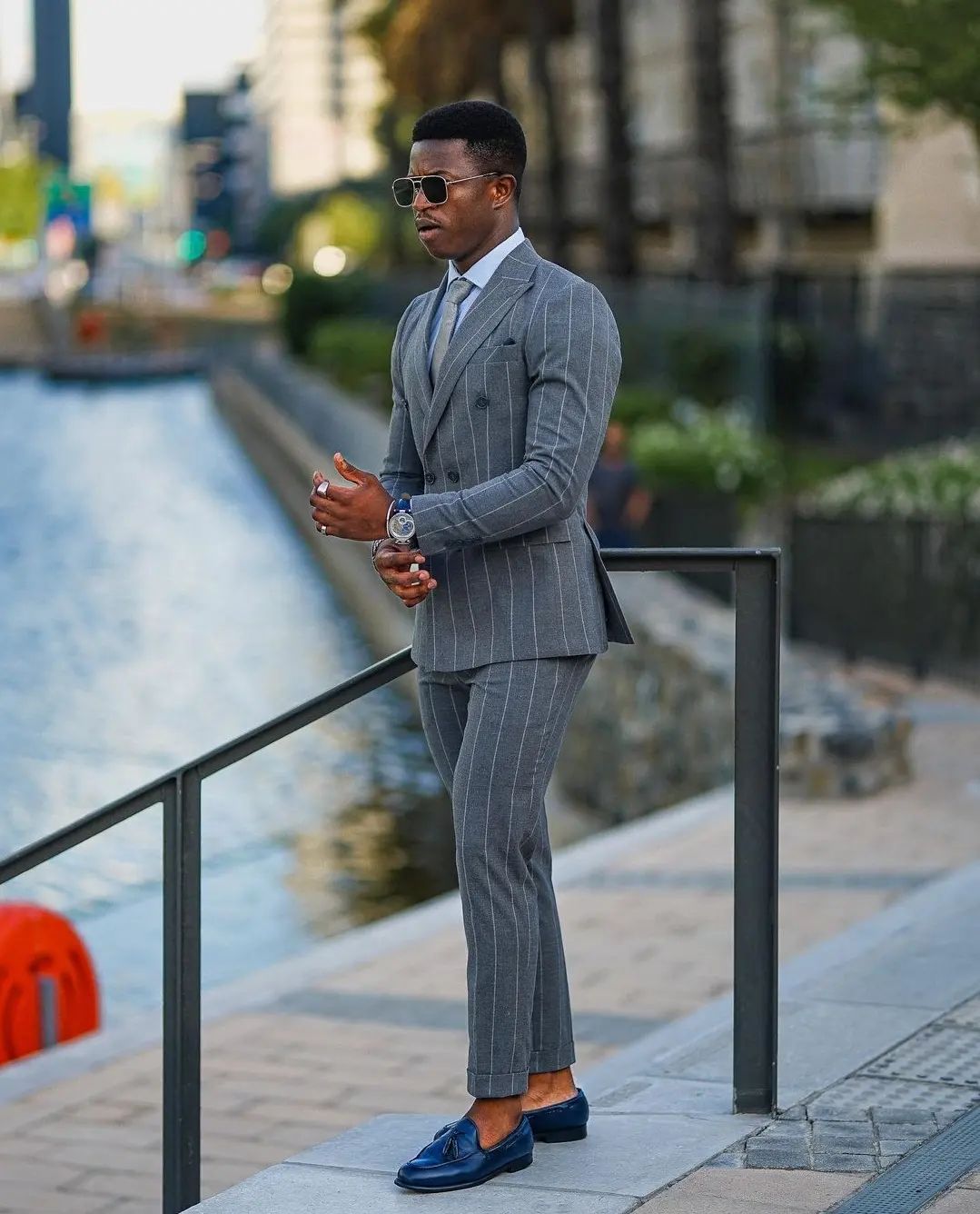 Classic Gentleman Men Suits With Stripe Two Pieces Jacket And Pants Custom Made Designer Wedding Party Formal Occasion
