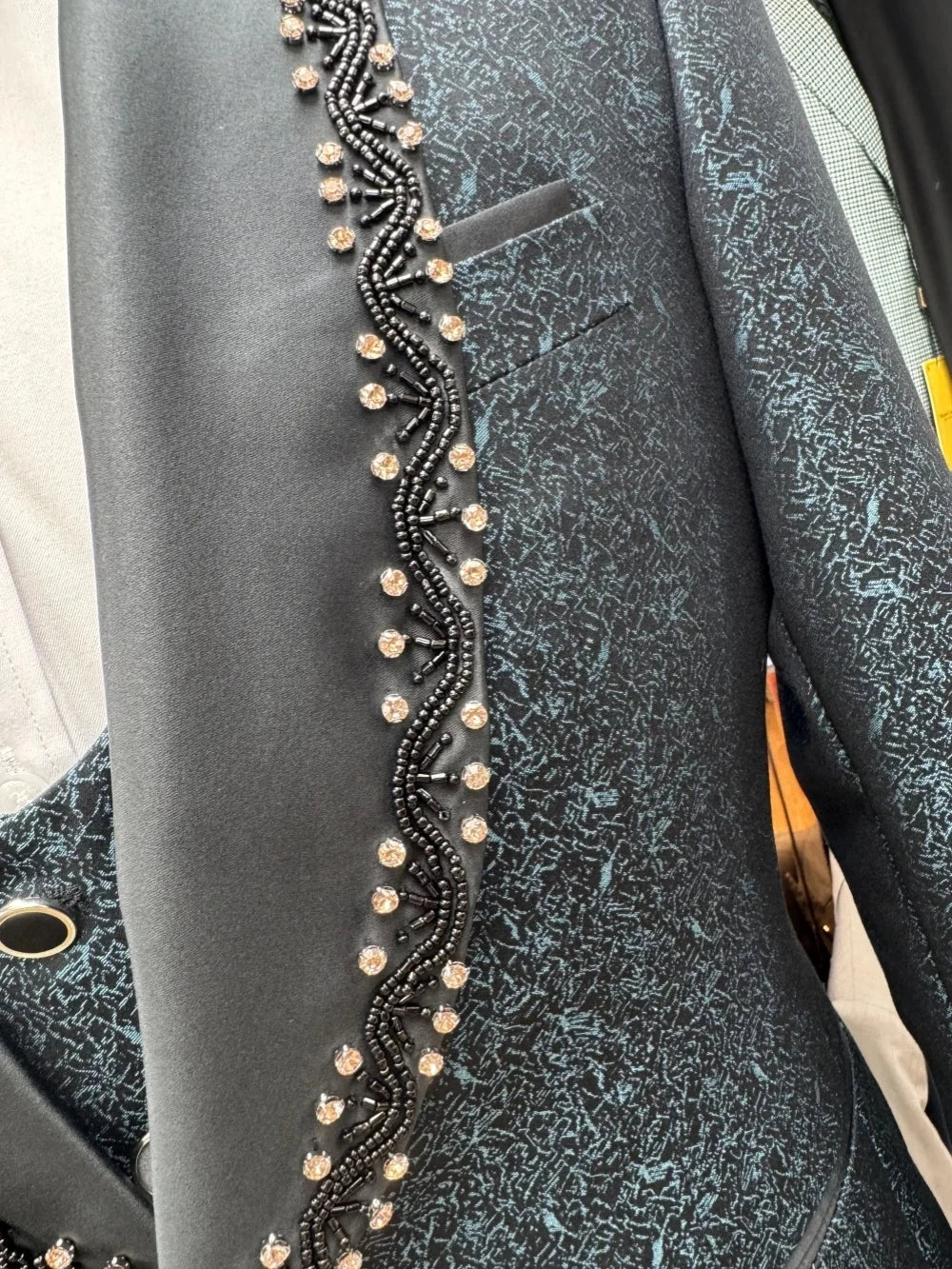 Vintage Men's Suit Rhinestone 2 Pieces Set Jacquard Jacket Tailor-Made Shawl Lapel Blazer One Button Customized Coat Black Pants