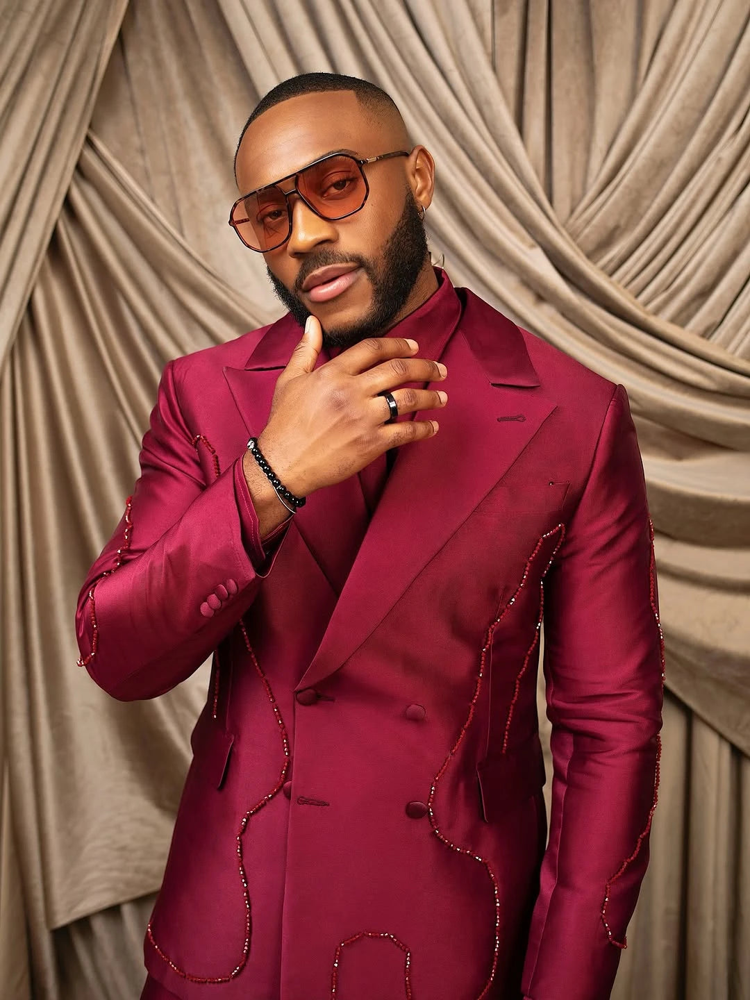 Stylish Men Suits Peaked Lapel Beading Blazer Tailor-Made 2 Pieces Set Jacket Double Breasted Groom Customized Coat Pants