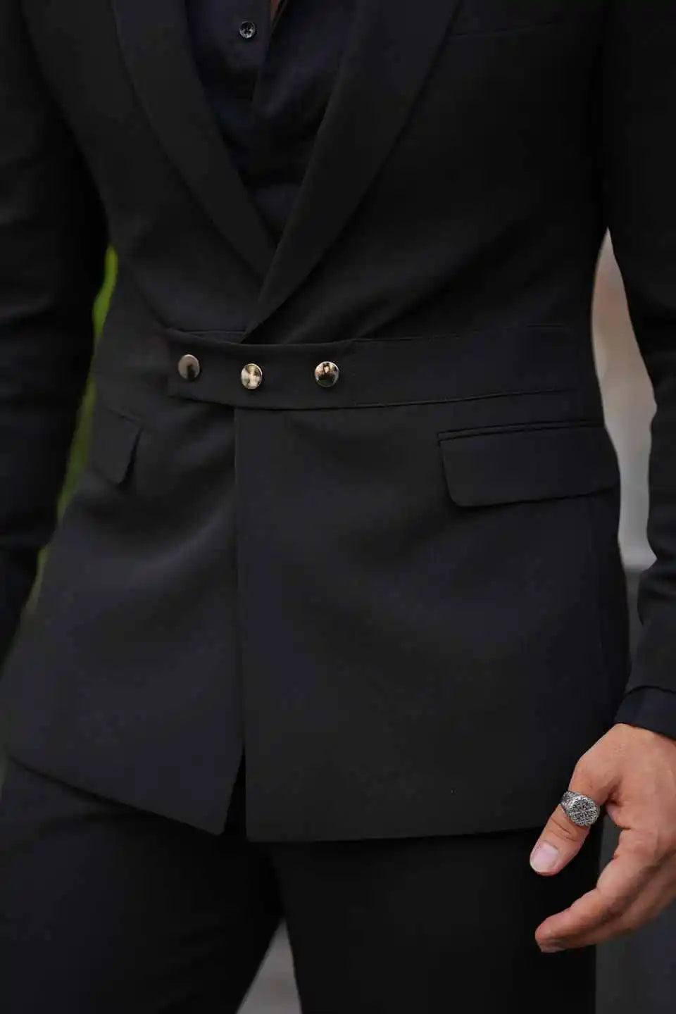 Classic Fit Man Tuxedos Peaked Lapel Long Sleeve Wedding Suit Formal 2 Pcs Jacket Pants Evening Groom Party Outfits Customized